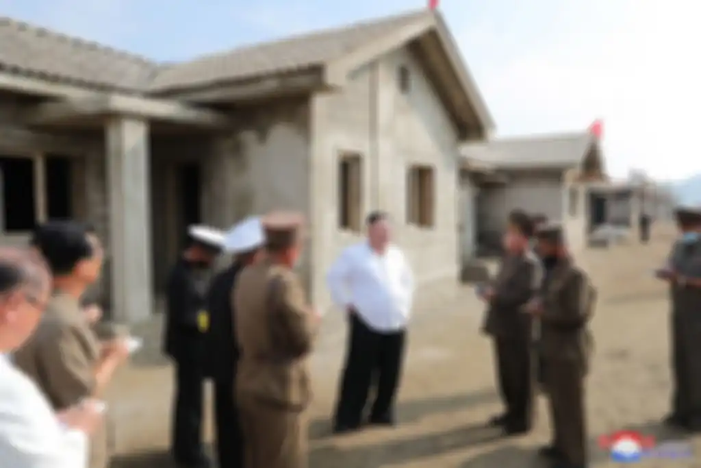 Kim Jong-un memeriksa pembangunan perumahan di Korea Utara
