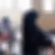 Viral Video Siswa yang Kaget Maksimal karena Lihat Gurunya saat Sedang Asik Main Hape