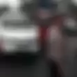 Seakan Tak Kapok, Inilah Video Penangkapan Mobil Putih Berlampu Strobo oleh Polisi