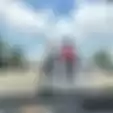 Viral Video 2 Anak Laki-laki Berlagak Bak Superman, Langsung Jadi Buronan Polisi!