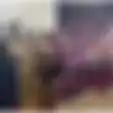 Video Viral Fans JKT48 Menikah, Asyik Jejingkrakan Depan Panggung Pakai Lagu 'Heavy Rotation', Netizen: Bulan Madunya di Teater