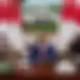 Masih dalam Suasana Duka, Presiden Joko Widodo Langsung Terbang ke Jakarta Usai Beberapa Jam Makamkan Jenazah Sang Ibu Demi Brantas Virus Corona, Begini Komentar Menteri!