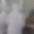 Petugas Medis Kewalahan, Viral Video Kakek-Kakek PDP Covid-19 Ngamuk Tarik Pintu Coba Kabur dari Ruang Isolasi