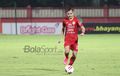 Bek Persija Rezaldi Hehanussa Jawab Rumor Gabung ke Borneo FC