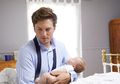 Ternyata, Dads... Kadar Stres dari Bayi Prematur Lebih Tinggi daripada Moms! Ini Penyebabnya...