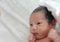 Benar Enggak Ya Moms, Bayi Harus Keramas Setiap Hari? Ini Kata Dokter