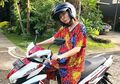 Wah, Sarwendah Pakai Daster dan Nyetir Motor Sendiri ke Pasar