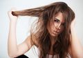 Rambut Kusut dan Alami Kerontokan, Coba Atasi dengan 6 Cara Ini