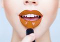Awas, Polisi Temukan Makeup Murah yang Terkontaminasi Kotoran Manusia!