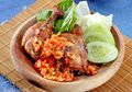 Jangan Cuma Bisa Makan! Ayam Geprek, Ayam Penyet, dan Ayam Gepuk Punya Beda yang Cukup Jauh, Lo!