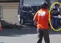 (Video) Aksi Heroik Polisi Selamatkan Bocah Anak Terduga Pelaku Bom di Mapolrestabes Surabaya