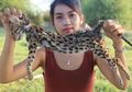 Ingin Jadi YouTuber, Pasangan Ini Buat Video ‘Memasak’ dan Memakan Kucing, Kadal, Serta Ikan Pari
