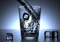 Minum Air Dingin Memang Segar, Namun Waspada Jika Tubuh Merasakan Ini!