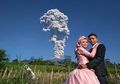 Tak Sengaja Foto Prewedding Berlatar Gunung Erupsi, Sang Mempelai Harap Kisahnya Seperti Merapi