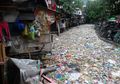 Video: Gelombang Penuh Sampah Menerjang Pinggir Pantai di Filipina