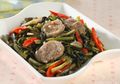 4 Langkah Mudah Menyajikan Kangkung Tumis Bakso, Semua Orang Pasti Langsung Jago