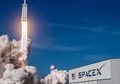 NASA Gandeng SpaceX Kirimkan Manusia ke Bulan