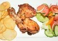 Ada Alasan Dibalik Penyajian Timun Saat Pesan Ayam Bakar, Bisa Cegah Penyakit Mematikan!