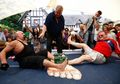(Video) Tarungkan Jari-jari Kaki, Gulat Kaki Siap Membuat Pesertanya Kesulitan untuk Menang!
