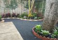 Malas Merawat Taman? Intip Inspirasi Taman Tanpa Rumput yang Viral!