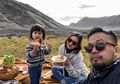 Artis Lain Berlibur ke Luar Negeri, Jennifer Arnelita Pilih Daki Gunung Bromo