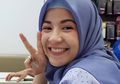 Pakai Outer Motif, Manis Banget Penampilan Bumil Natasha Rizky Kala Kondangan!