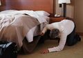 Tak Terduga, Inilah 5 Hal Paling Aneh yang Pernah Ditemukan di Kolong Tempat Tidur, Salah Satunya Organ Intim Napoleon!