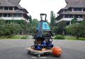 Keren! Mahasiswa ITB Bikin Robot Yang Bisa Main Bola Bernama "Dagozilla"