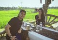 Randy Pangalila Ungkap Rasa Bahagia Lewat Foto Cincin, Lamar Sang Kekasih?