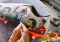 Keren! Desainer Ini Melukis Sepatu Bergambar Para Pemain Bola Dunia