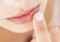4 Kebiasaan Kecil yang Ternyata Bikin Bibir Kering dan Pecah-pecah