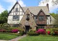 Mengenal Tudor Style, Rumah Masa Kecil Harry Potter di Godric's