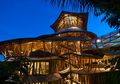 Perempuan Ini Berhenti dari Pekerjaannya dan Membuat Rumah Bambu di Bali