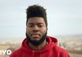 Khalid Duet Nyanyi Bareng Penggemarnya Ketika Sedang Berlibur di Bali