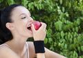 Mau Lembabkan Tubuh Secara Alami? Yuk, Konsumsi 5 Buah Berikut
