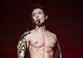 10 Idol Kpop Cowok yang Memiliki Tubuh Kekar dan Visual Menawan!