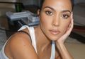 Kourtney Kardashian Bantah Jalani Operasi Plastik, Hanya Operasi Payudara