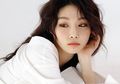 Kenakan Kemeja dengan Motif Unik Sebagai Outer, Gaya Kim Chungha Ini Bisa Jadi Inspirasi Untuk Outfit Weekendmu!
