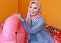 Contek Gaya Ayana Jihye Moon dengan Outfit Warna Pastel, Cocok Untuk Busana Hari Raya Idul Adha!