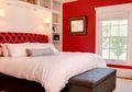 Contek 4 Desain Kamar Tidur Bernuansa Merah, Warna Menggairahkan