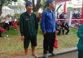 Tanpa Alas Kaki Pria Ini Datang ke Istana Negara Untuk Ikut Upacara Kemerdekaan