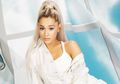 Mix and Match Trendi ala Ariana Grande dengan Clear Bag dan Oversized Sweater Seharga di Bawah 400 Ribu Rupiah