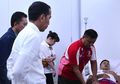 Ini yang Dikatakan Jokowi saat Menengok Anthony Ginting yang Alami Kejang Otot Saat Final Asian Games