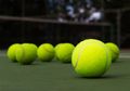Ini Alasan Mengapa Kita Sebaiknya Membawa Bola Tenis Ketika Ingin Liburan