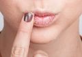 Yuk, Rawat Bibir Keringmu dengan DIY Lip Scrub Bahan Alami ini Agar Tampak Merah Merona!