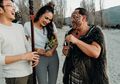 Nadine Chandrawinata Ungkap Manfaat Bawa Camilan Saat Traveling