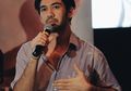 Reza Rahadian Main di Konser Musikal Cinta Tak Pernah Sederhana, Jadi Jomlo tapi Penyair Pertama di Surga!