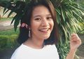 8 Gaya Modis Fashion Putih Ala Anak Ikke Nurjanah, Siti Adira Kania!