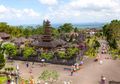 Ada Turis Panjat Pura dan Foto dengan Bikini, Bali Akan Buat Peraturan Baru untuk Wisatawan