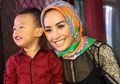 Bangkrut Hingga Jual Makanan di Pasar, Pedangdut Tenar Ini Bingung Saat Anaknya Bertanya Polos, 'Kenapa Ayah Enggak Pernah Pulang'